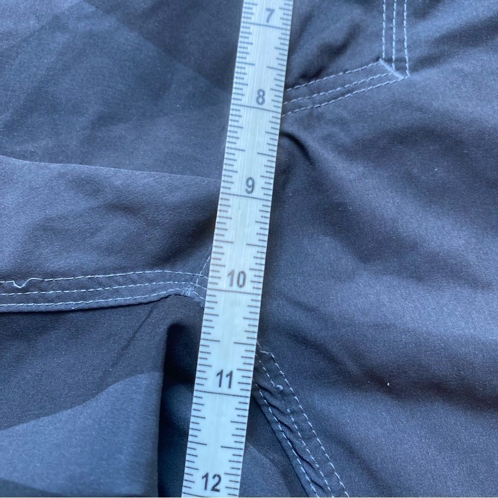 Altura Gray Tone Geo Design Shorts Size Medium - Picture 12 of 13
